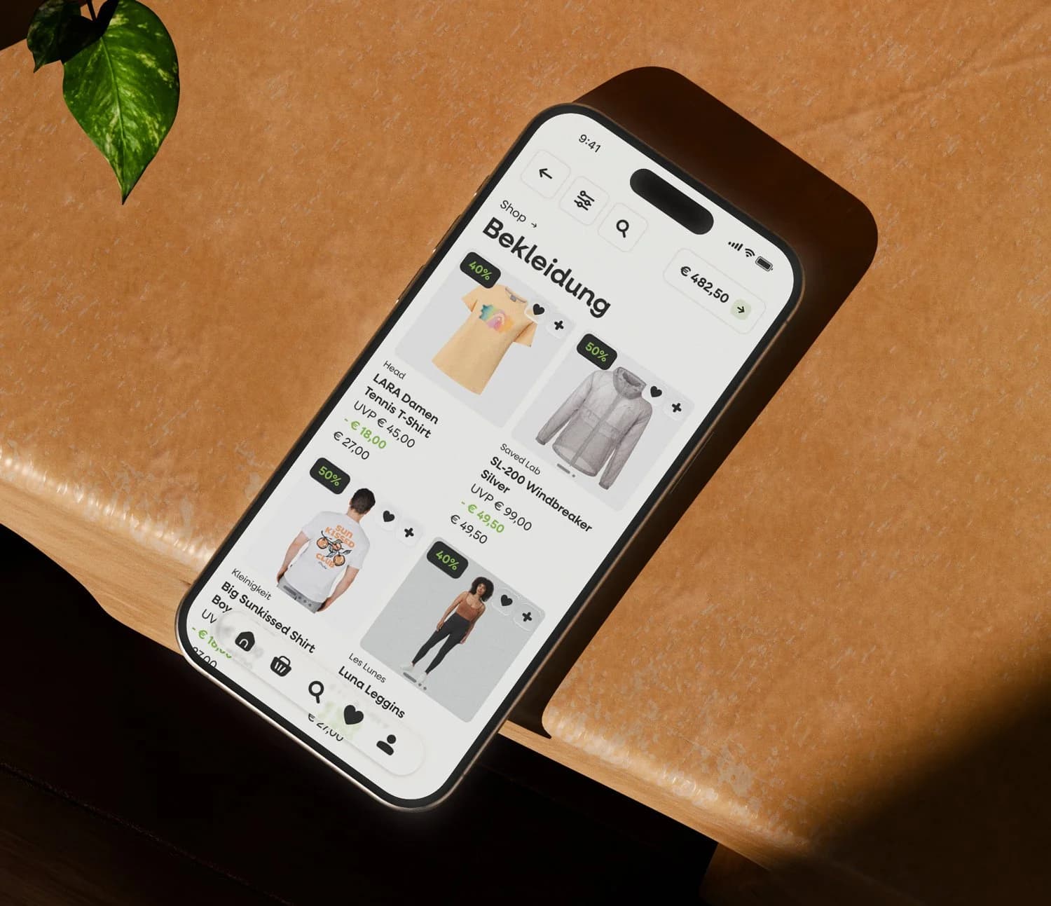 Smartphone mit dem move2pay Shop: Bekleidung von HEAD, Saved Lab, Kleinigkeit und Les Lunes mit 40 bis 50 Prozent Bewegungsanteil